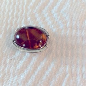 Amber pin